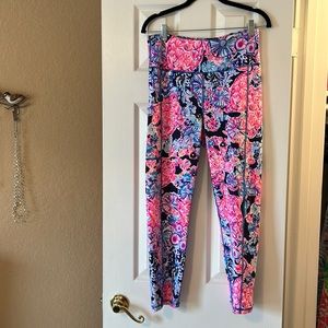 Lily Pulitzer workout leggings, size M.